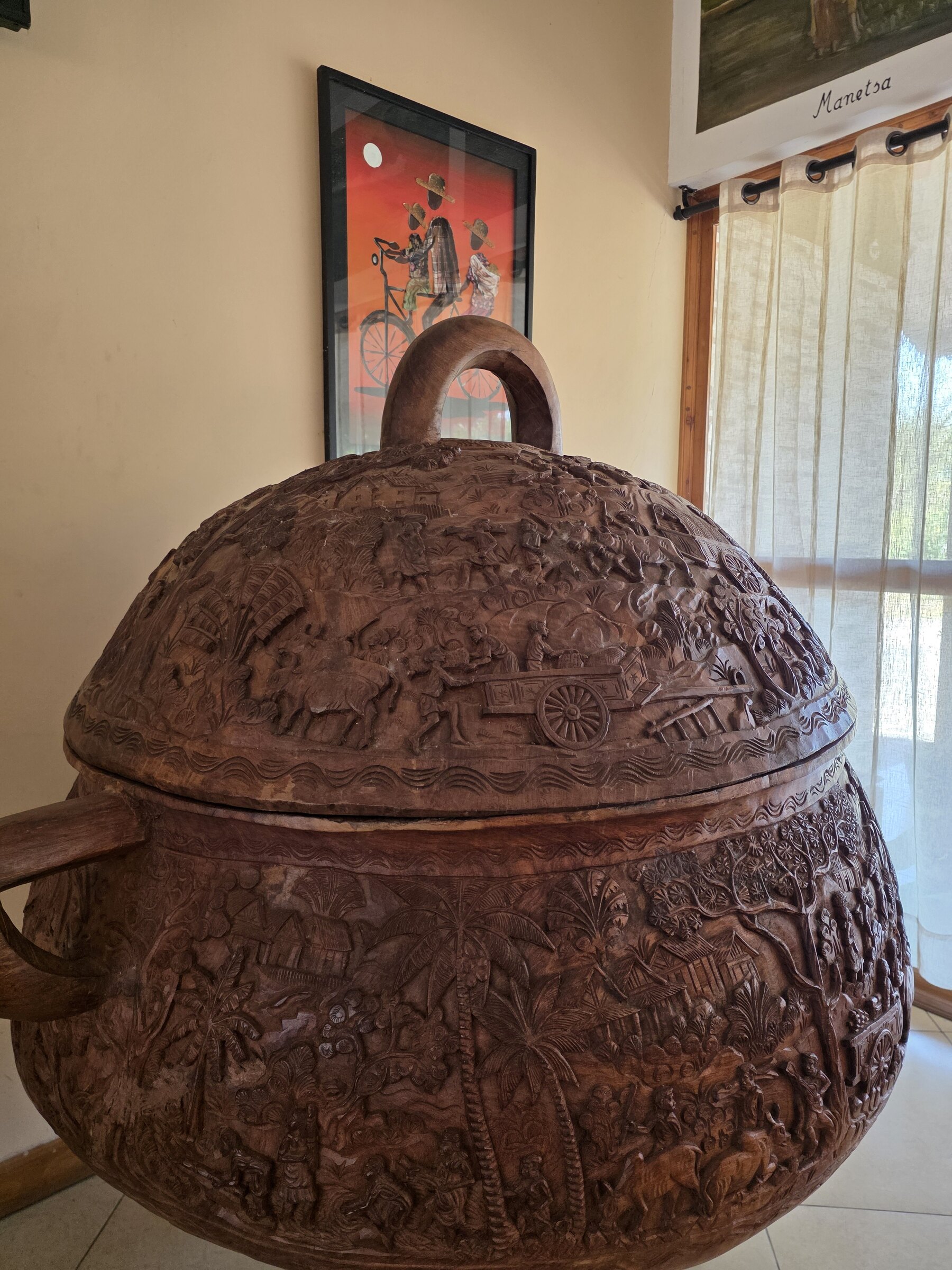 Pièce artisanale malgache sculptée